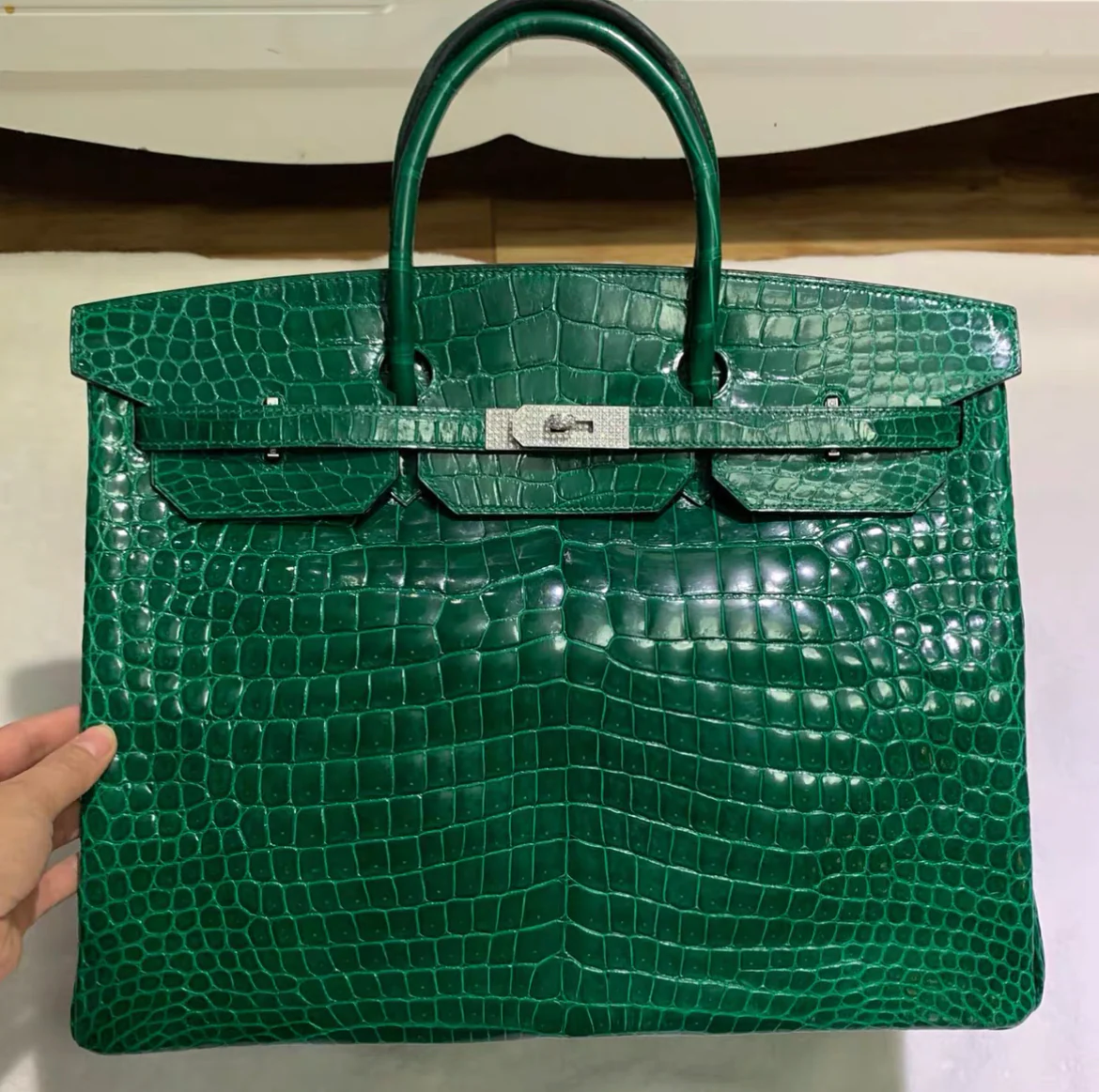 Hermes Birkin 40 Emerald Shiny Porosus Crocodile Diamond Hardware - Image 2