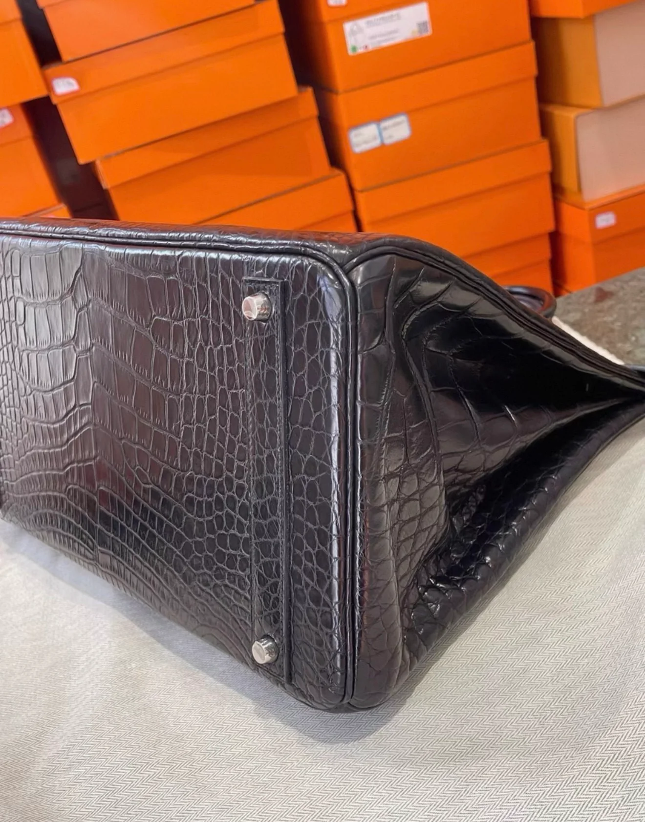 Hermes Birkin 40 black matte alligator leather palladium hardware - Image 5