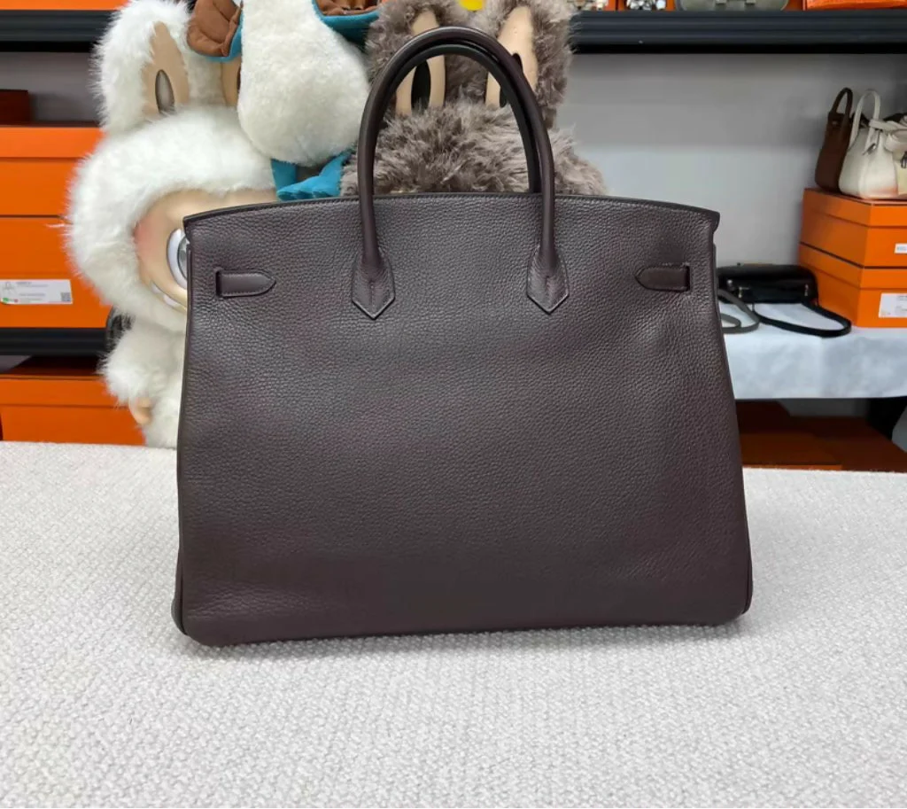 Hermès Birkin 40 Ebony Togo Leather Gold Hardware - Image 2