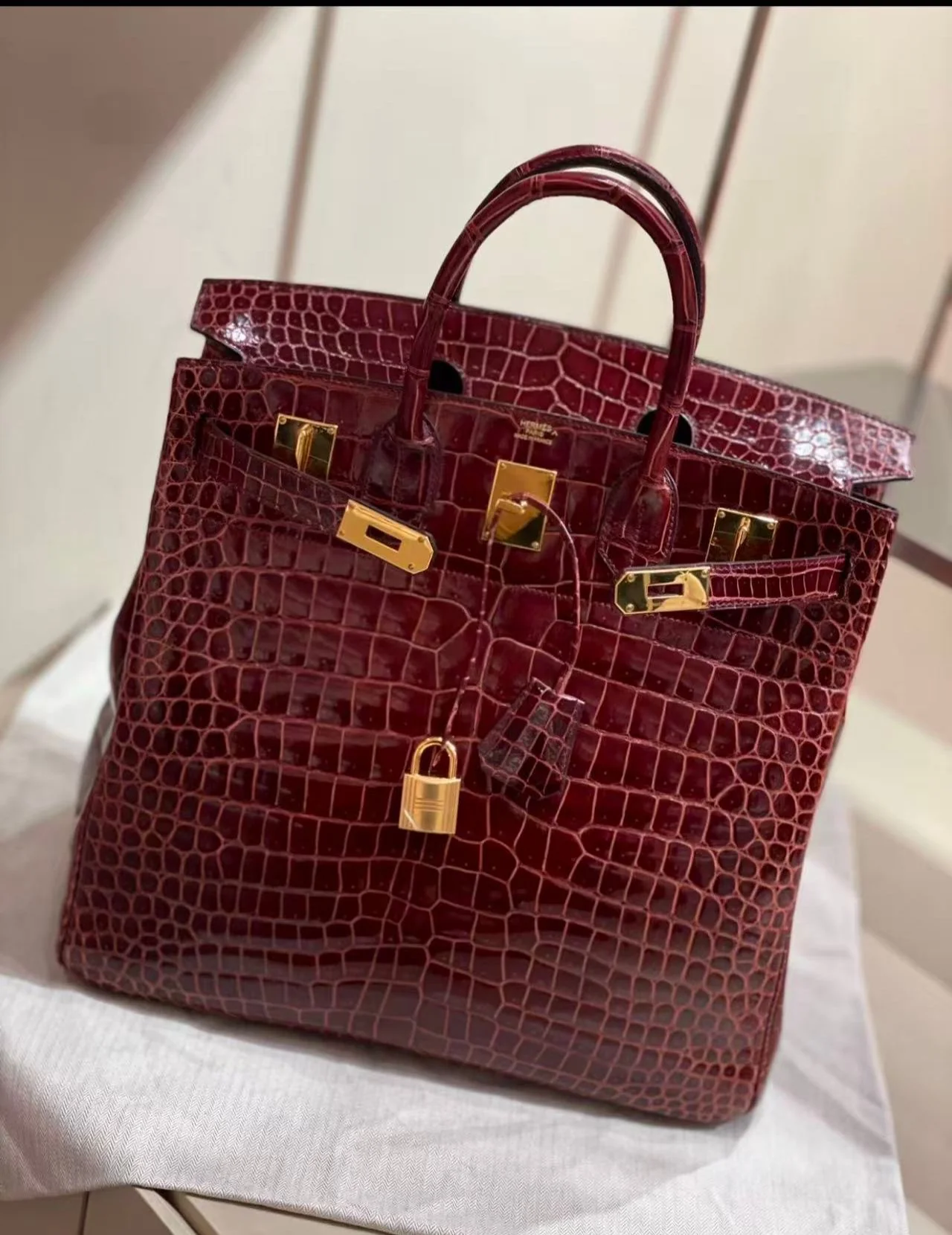 Hermes Birkin HAC 40 Rouge H Shiny crocodile leather gold hardware - Image 3