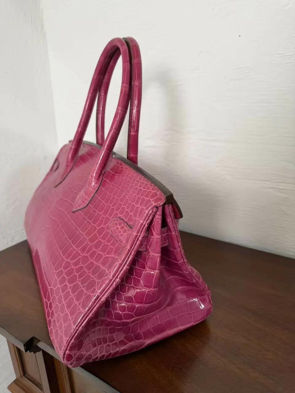 Hermès Birkin Shoulder JPG 42 Pink J7 Shiny Crocodile Palladium Hardware – Rare Exotic Statement Bag - Image 4