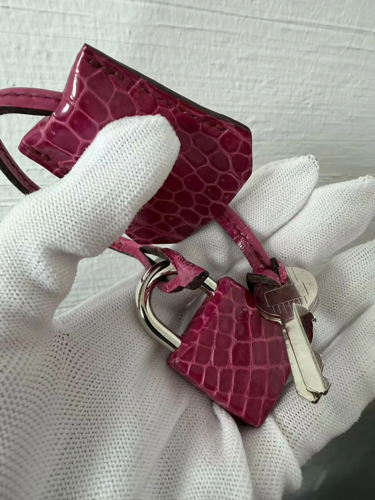 Hermès Birkin Shoulder JPG 42 Pink J7 Shiny Crocodile Palladium Hardware – Rare Exotic Statement Bag - Image 9