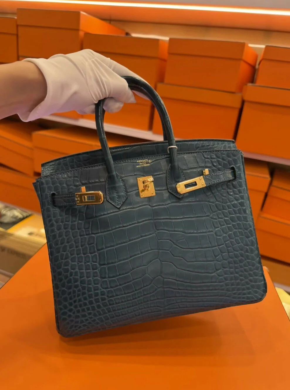 Hermes Birkin 25 blue matte crocodile leather Gold Hardware - Image 2