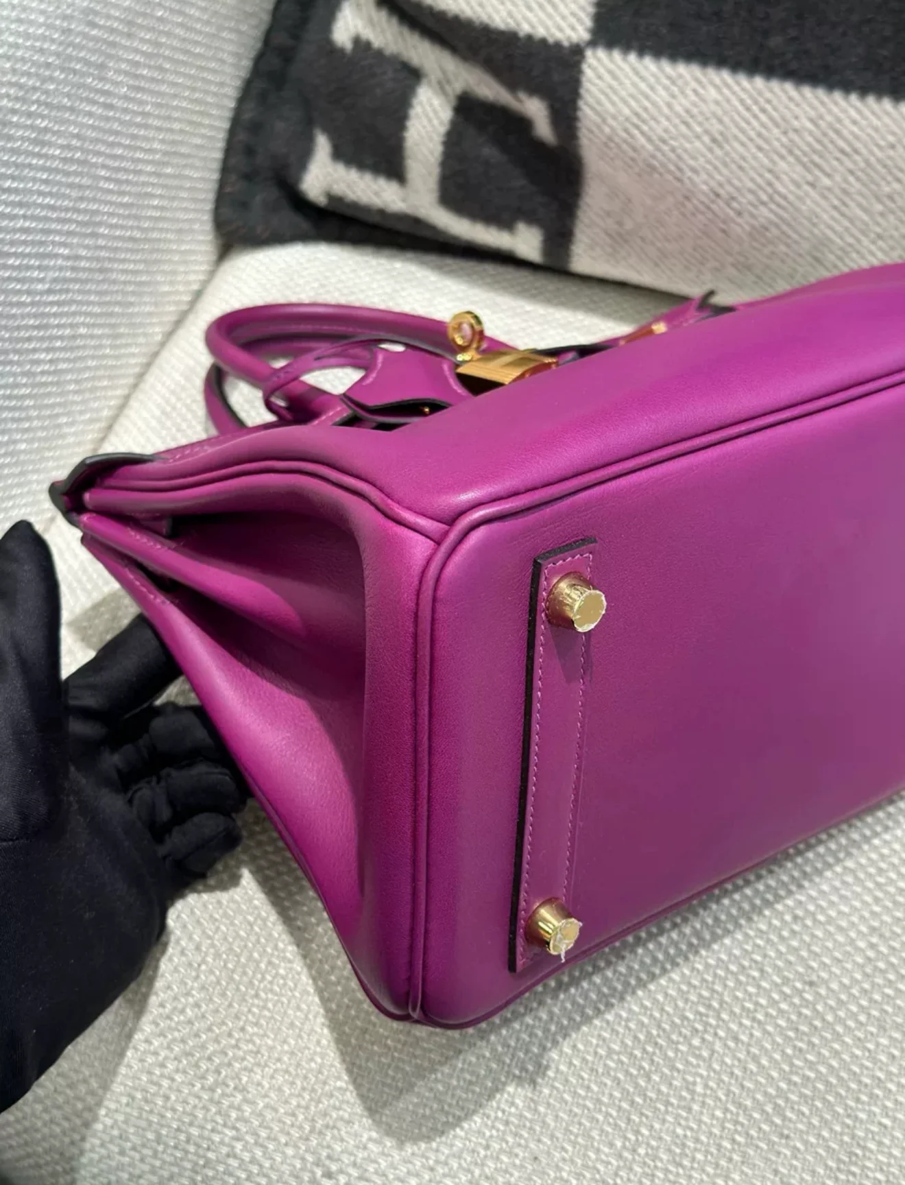 Hermes Birkin 25 Anemone Purple Swift Leather Gold Hardware Handbag - Image 4