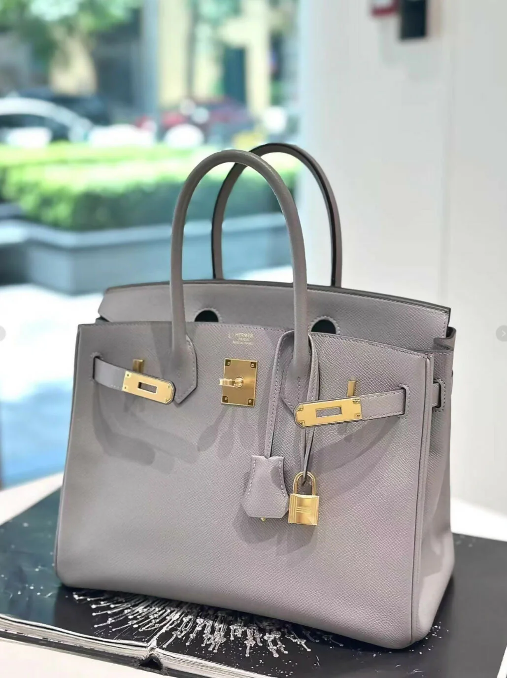 Hermès Birkin 30 Gris Mouette 4Z Epsom Leather Gold Hardware - Image 2