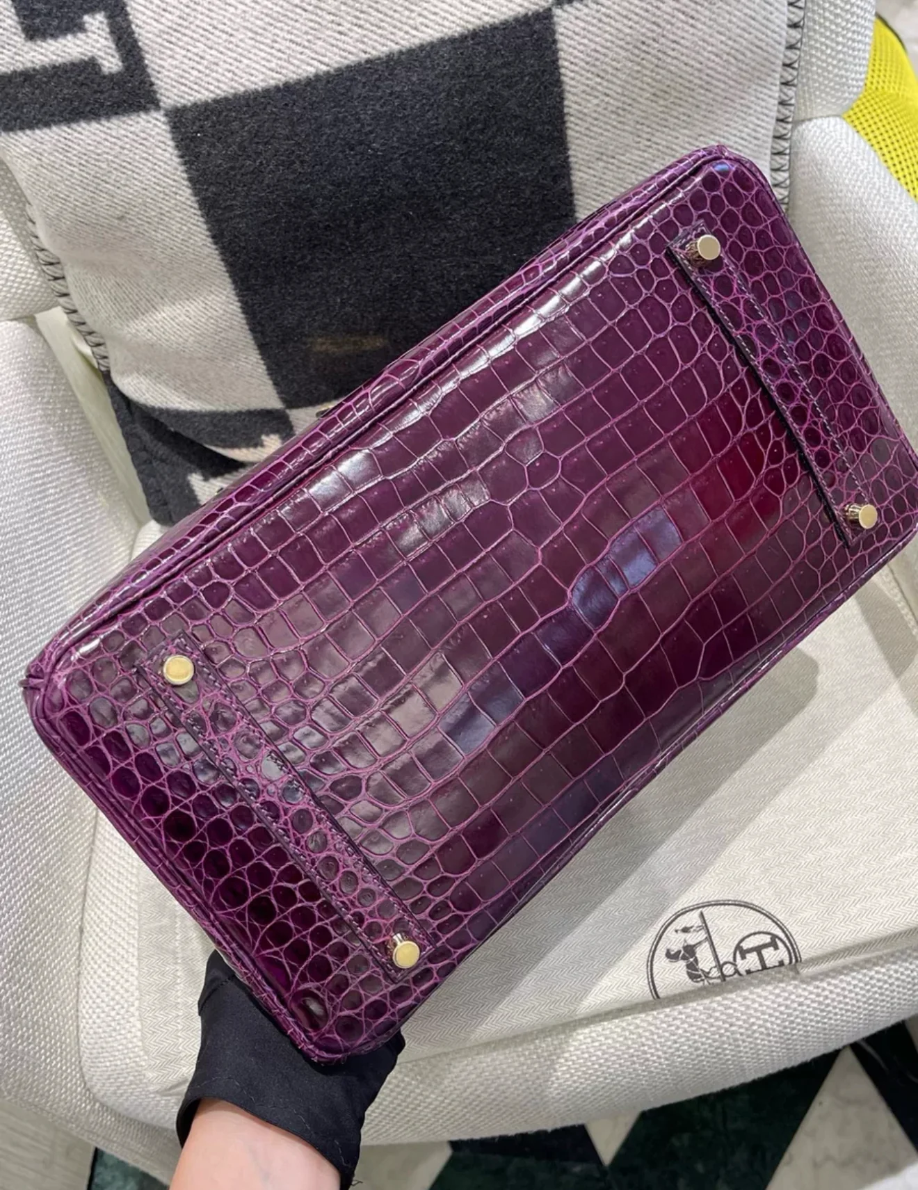 Hermès Birkin 35 N5 Cassis Violet shiny crocodile gold Hardware - Image 7