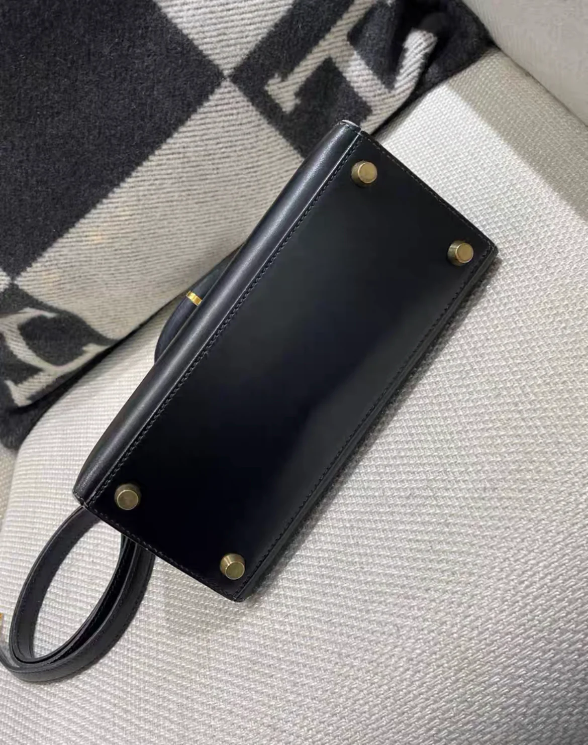 Hermès Black Box Calf Mini Kelly 20 Gold Hardware - Image 6