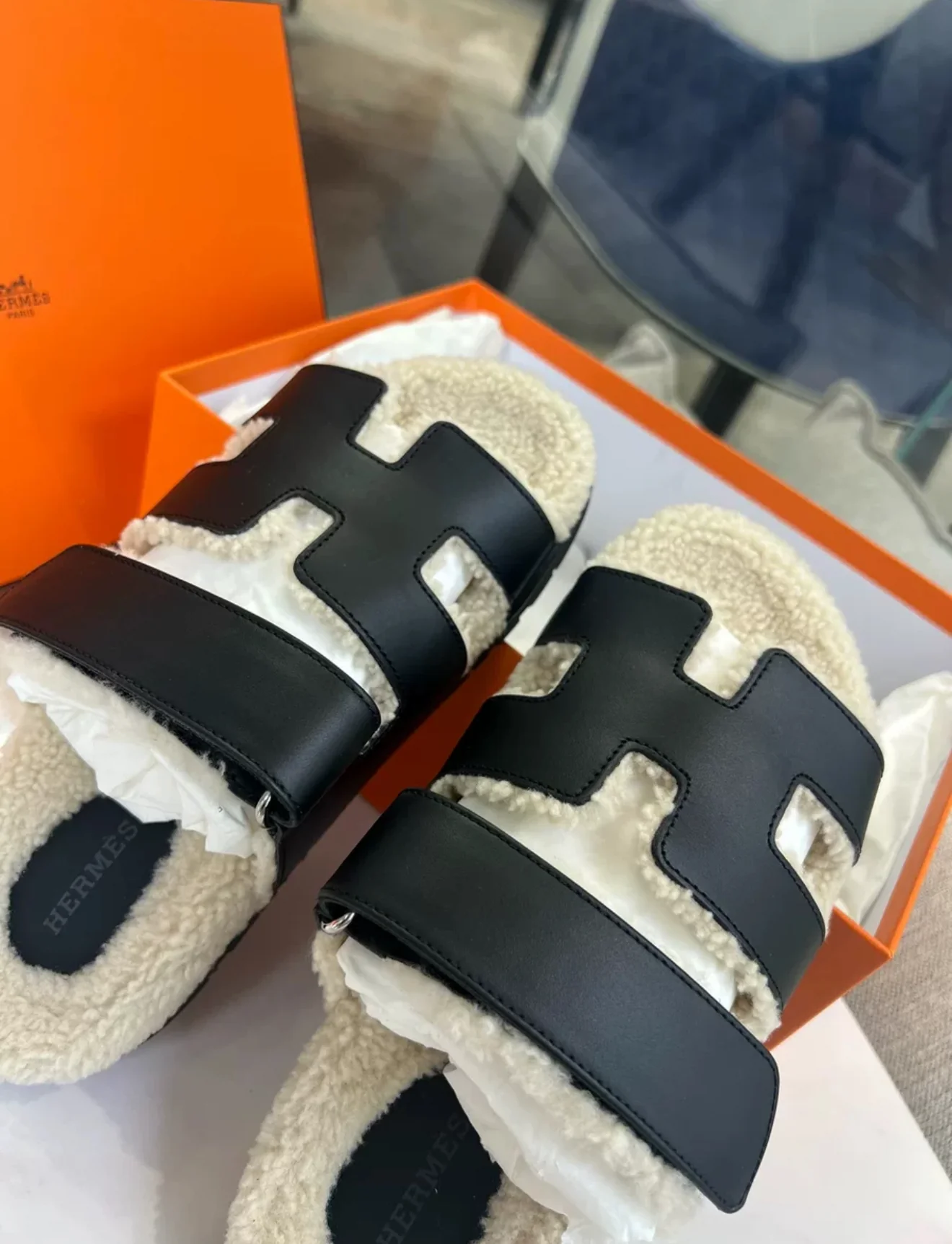 Hermès Black Leather Shearling Chypre Sandals - Image 2