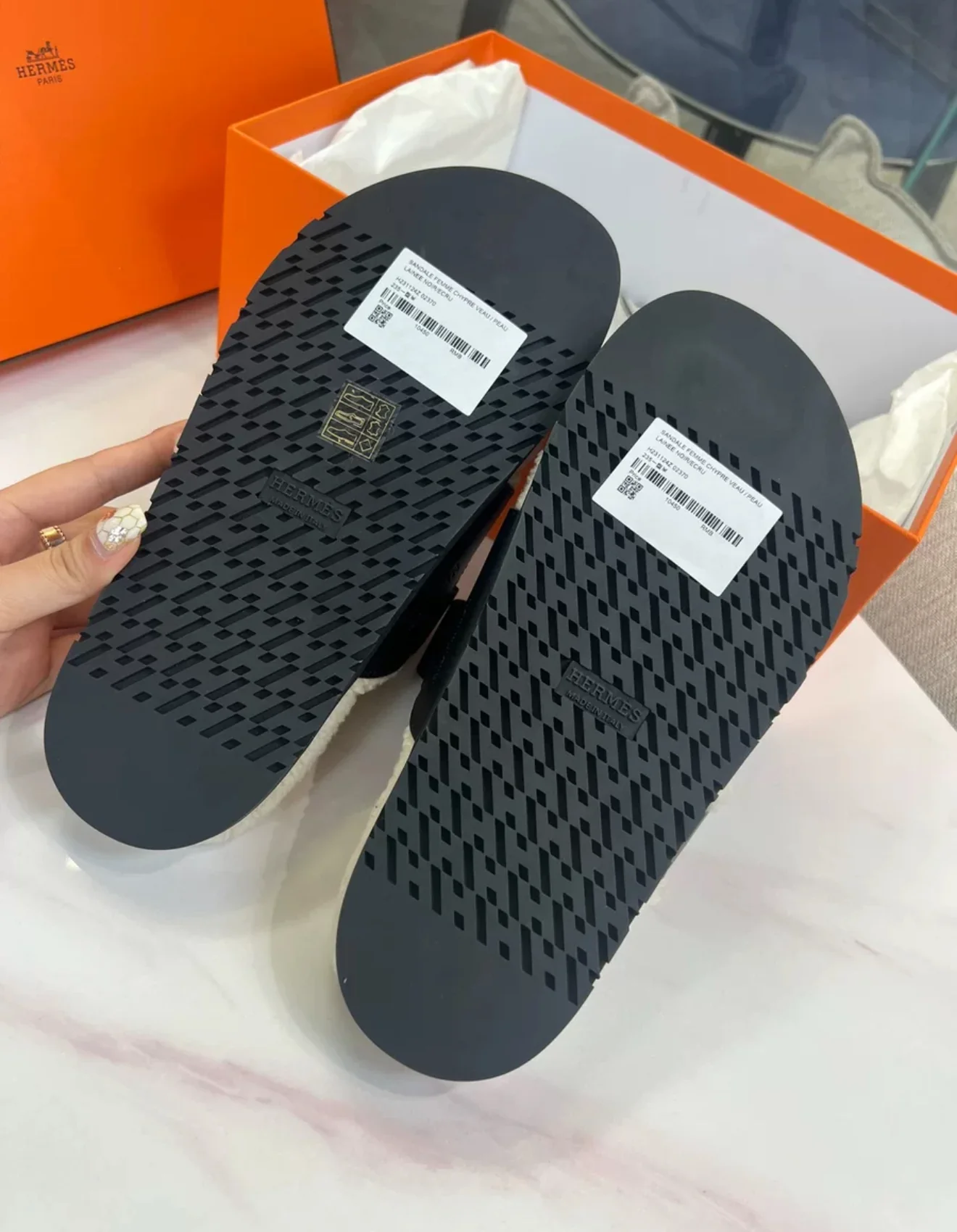 Hermès Black Leather Shearling Chypre Sandals - Image 4