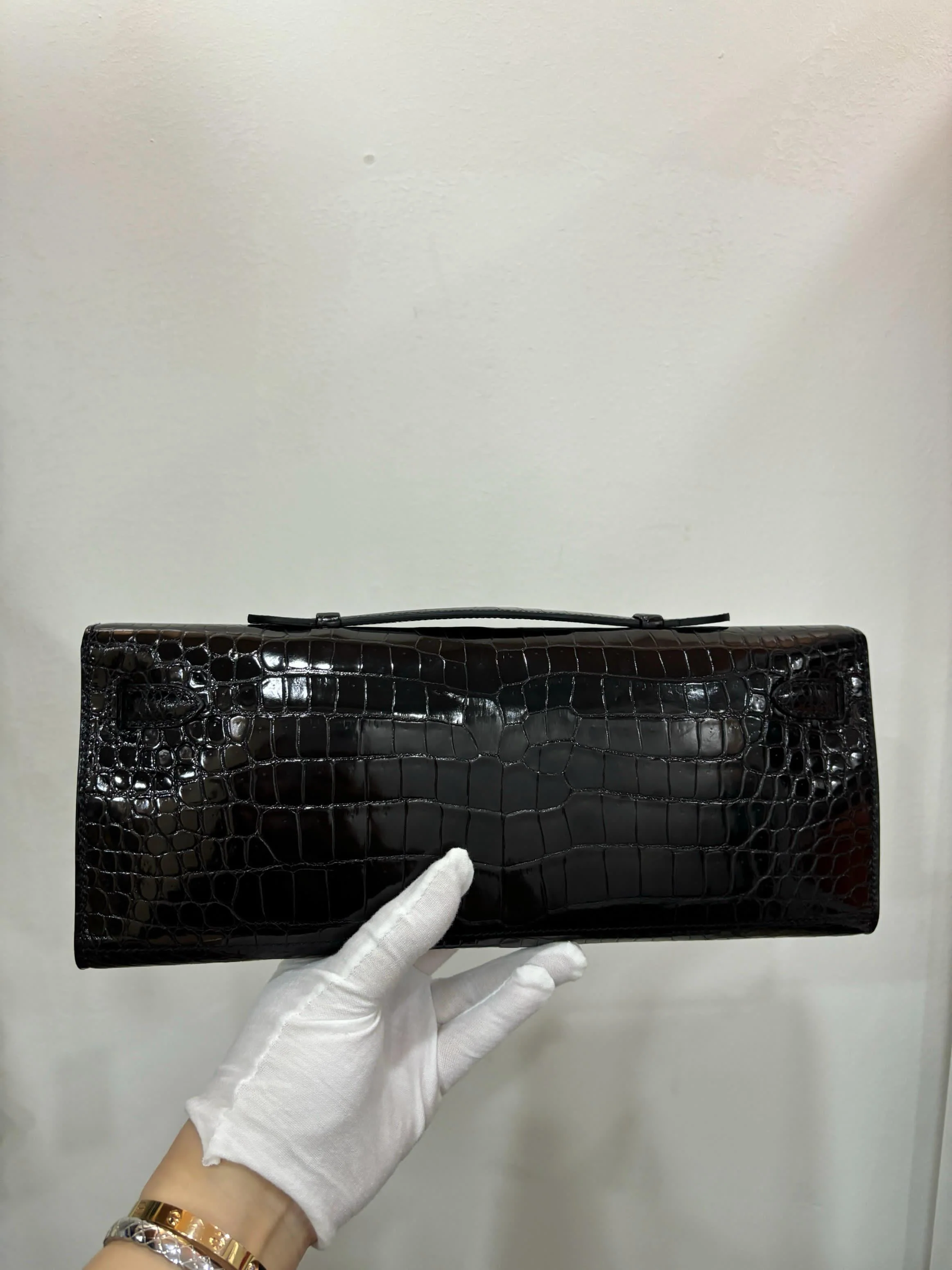 Hermès Black Shiny Crocodile Kelly Cut Clutch with Palladium hardware - Image 2