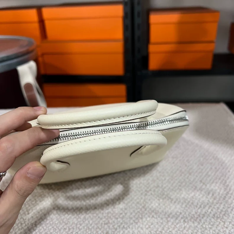 Hermès Bolide 25 Craie Epsom leather palladium hardware - Image 3