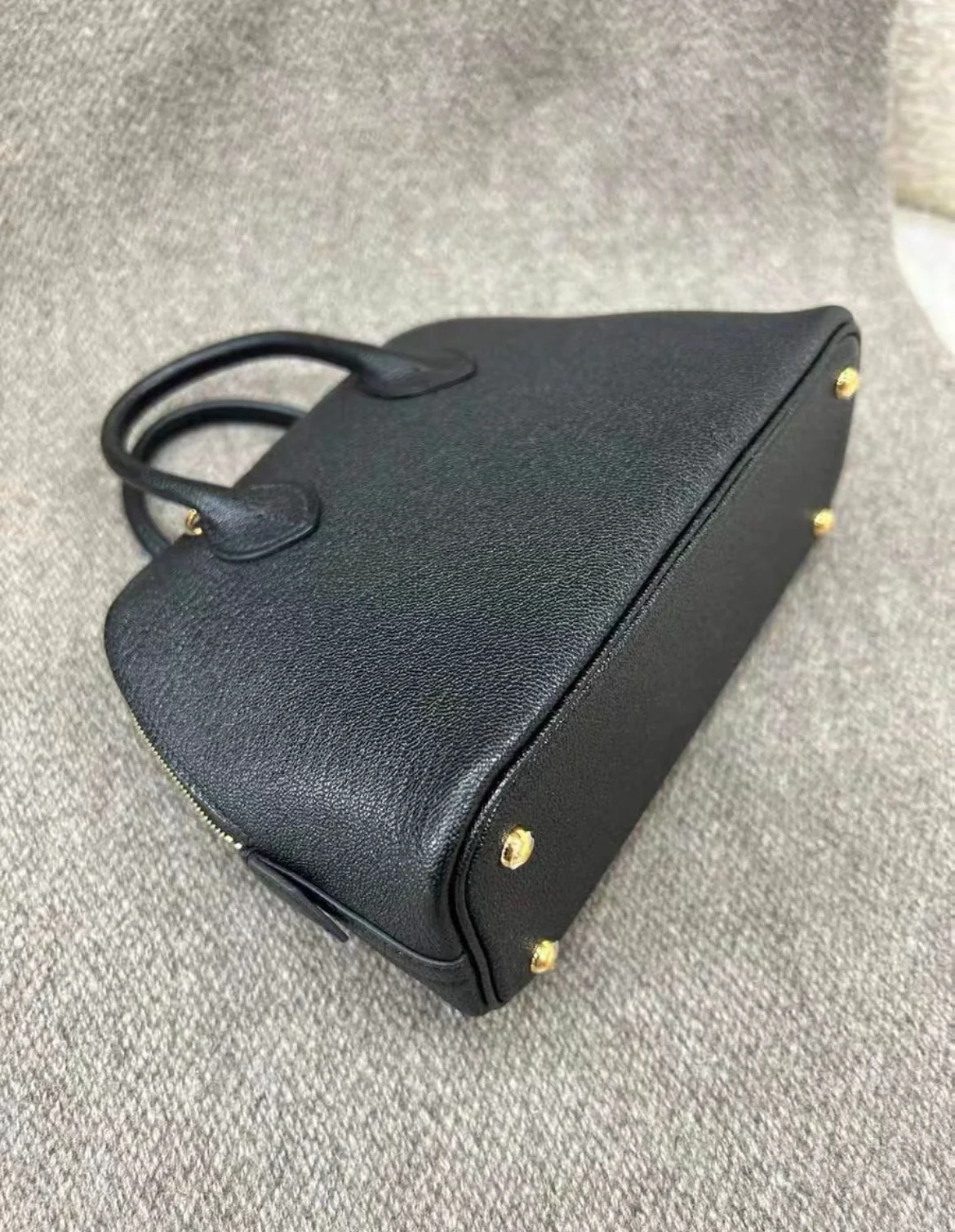 Hermes Bolide bag 1923 mini　Black Chevre myzore goatskin　Gold hardware - Image 4