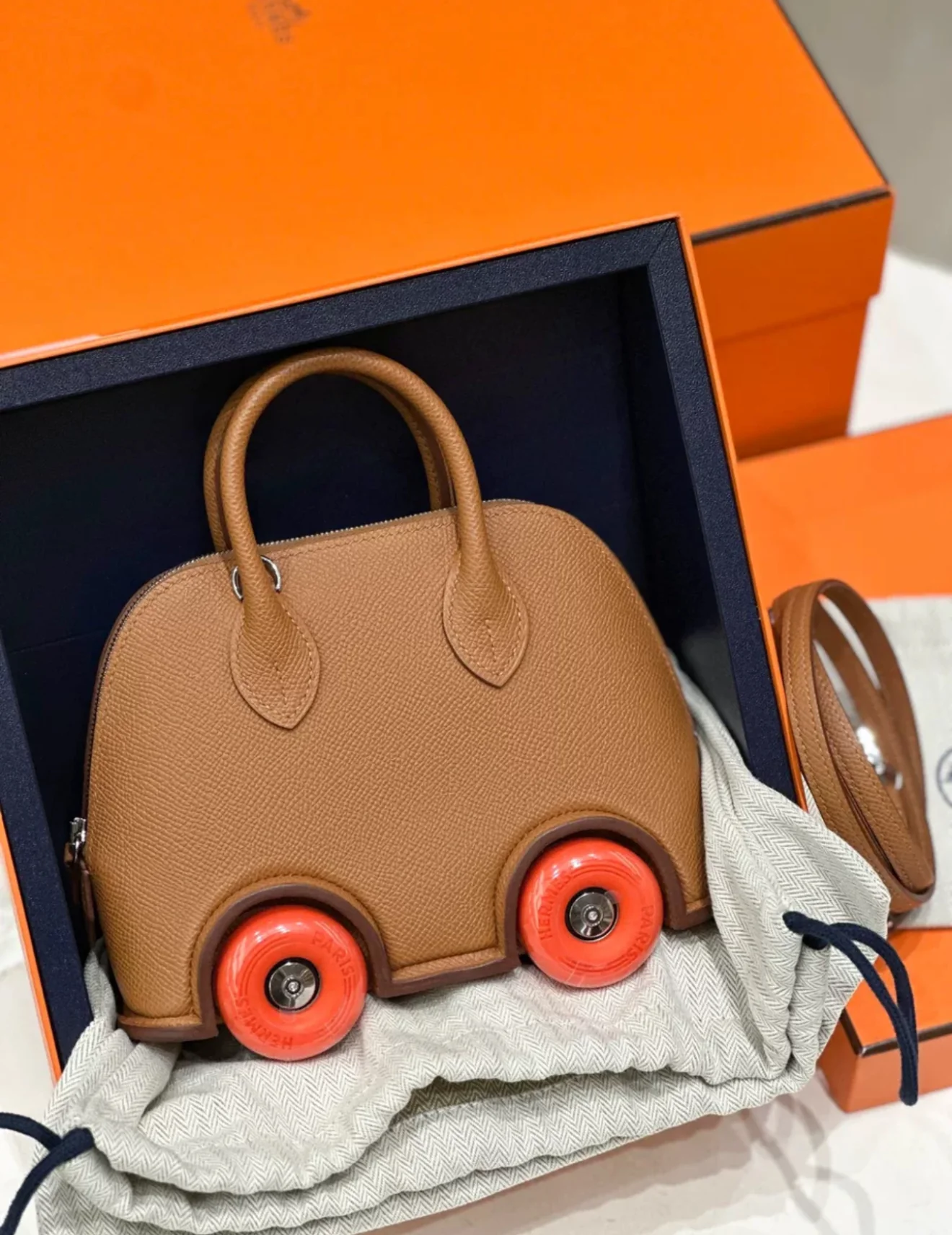 Hermès Bolide On Wheels 1923 Gold Epsom Palladium Hardware