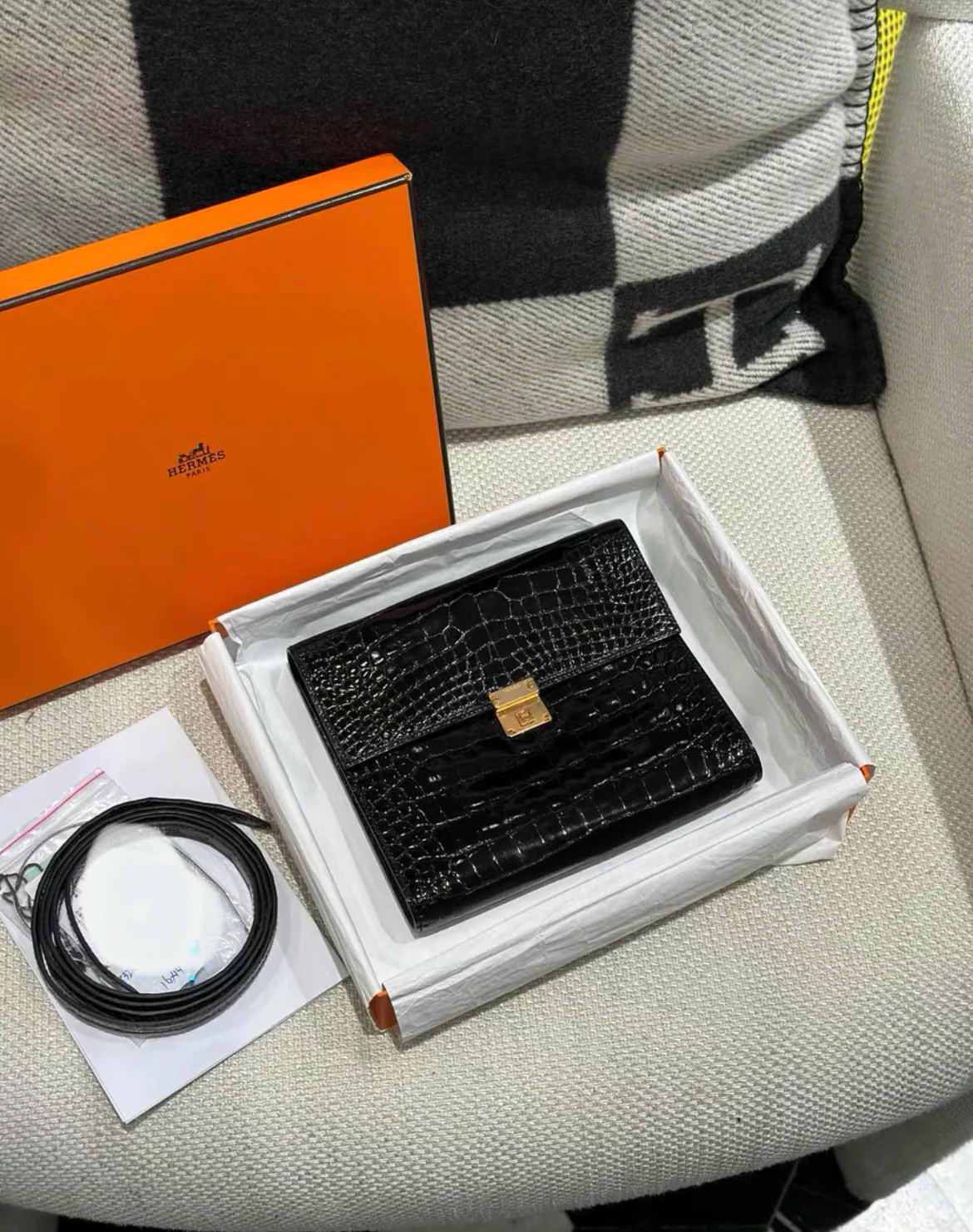 HERMES CLIC 16 BLACK SHINY ALLIGATOR - Image 2