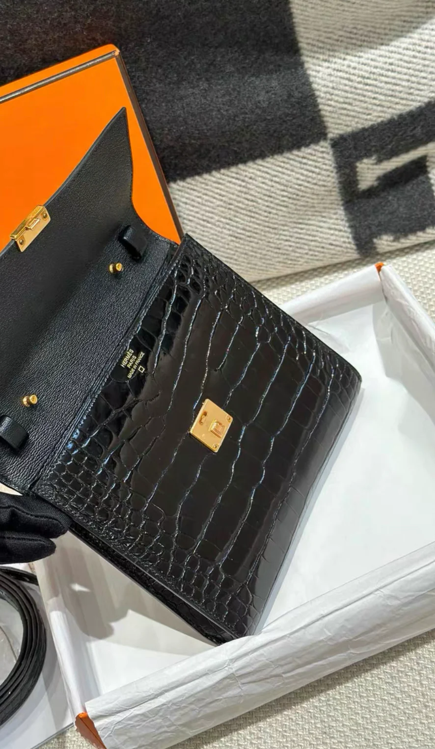 HERMES CLIC 16 BLACK SHINY ALLIGATOR - Image 3