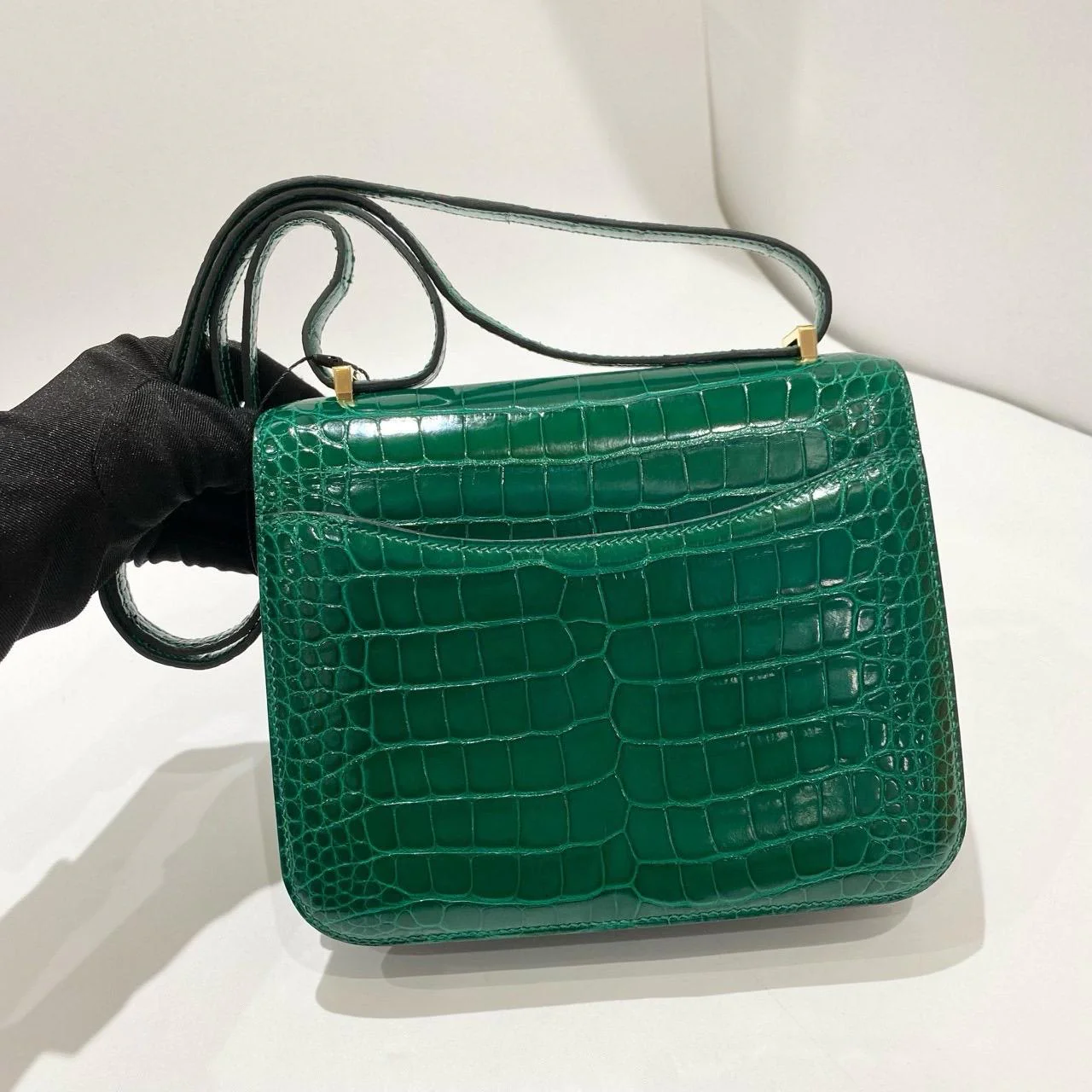 Hermès Constance 18 Vert Emeraude Alligator Mississippi Lisse Gold Hardware - Image 2