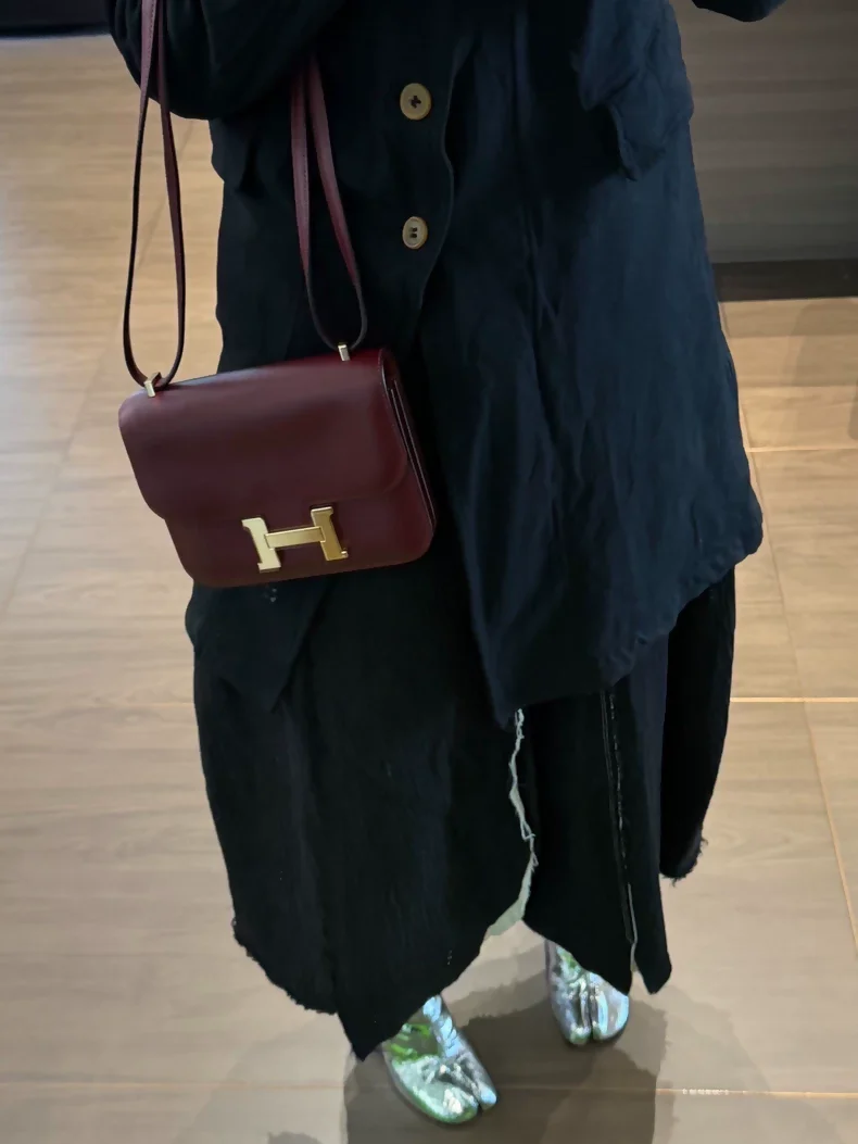 Hermès Constance 19 rouge H matte box leather gold hardware