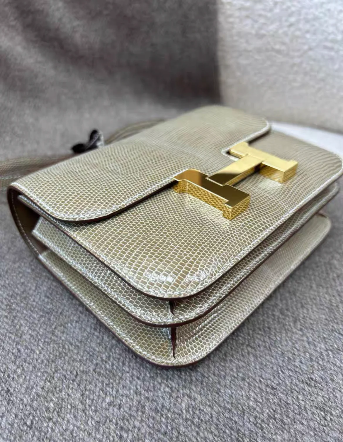 HERMES CONSTANCE 19 SHINY FICELLE NILOTICUS LIZARD WITH GOLD HARDWARE - Image 4