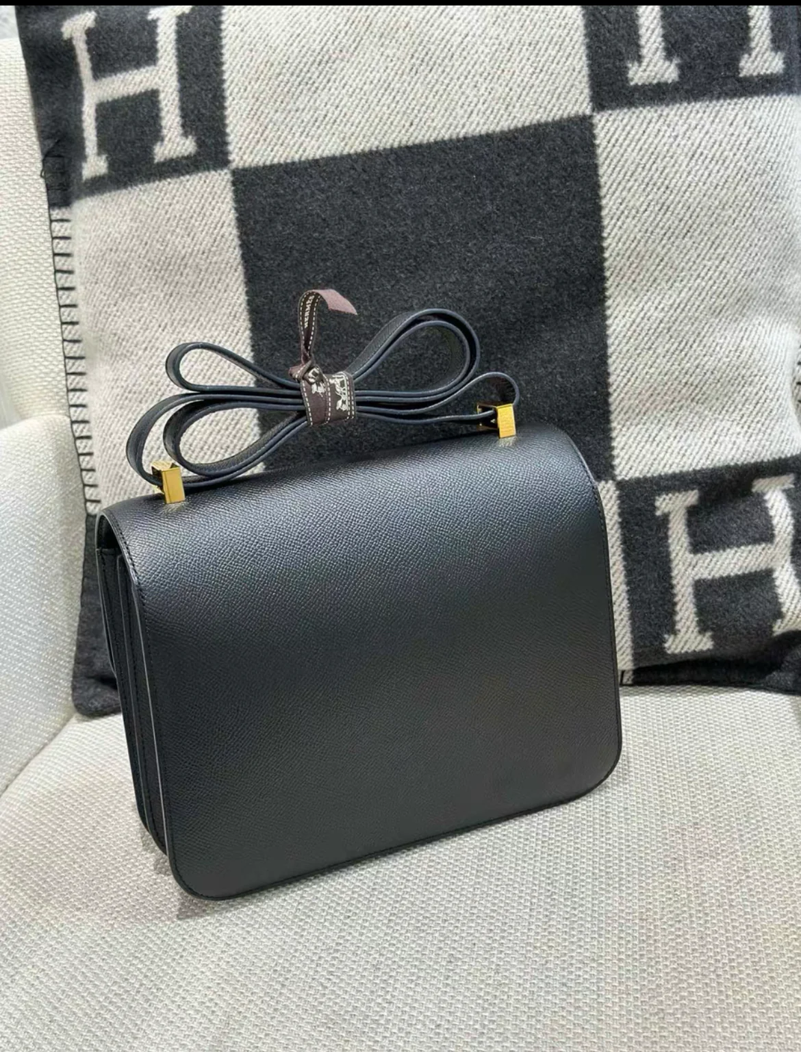 HERMES CONSTANCE 24 NOIR BLACK EPSOM GOLD HARDWARE - Image 3