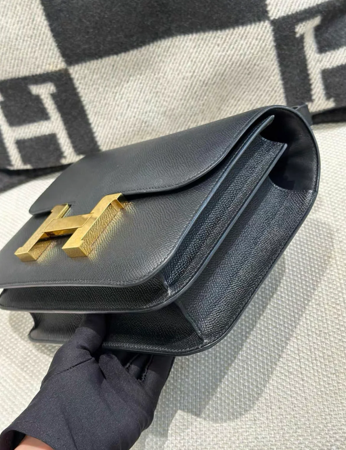 HERMES CONSTANCE 24 NOIR BLACK EPSOM GOLD HARDWARE - Image 5