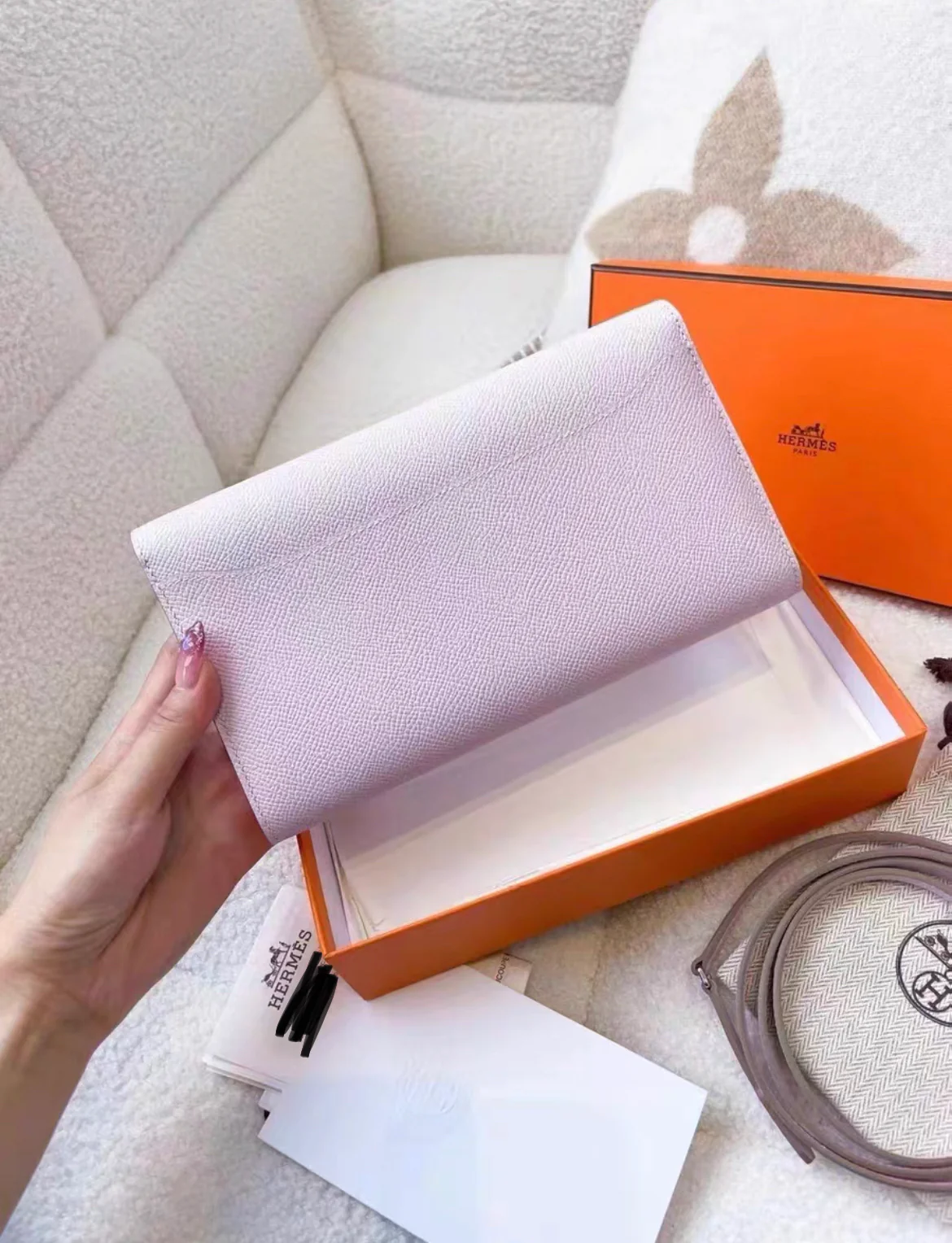 Hermès Constance Wallet To Go Mauve Pale Epsom Palladium Hardware - Image 3