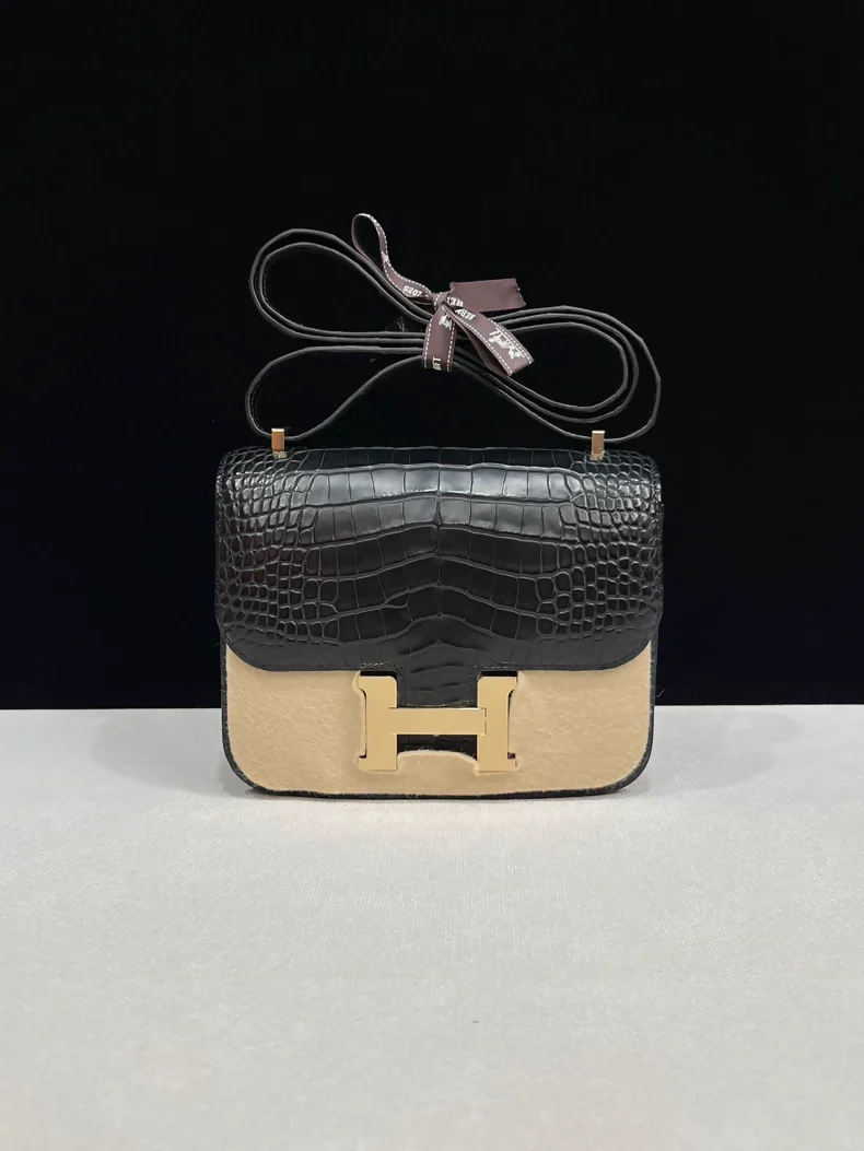 Hermes Constance 19 black matte alligator leather light gold hardware - Image 2