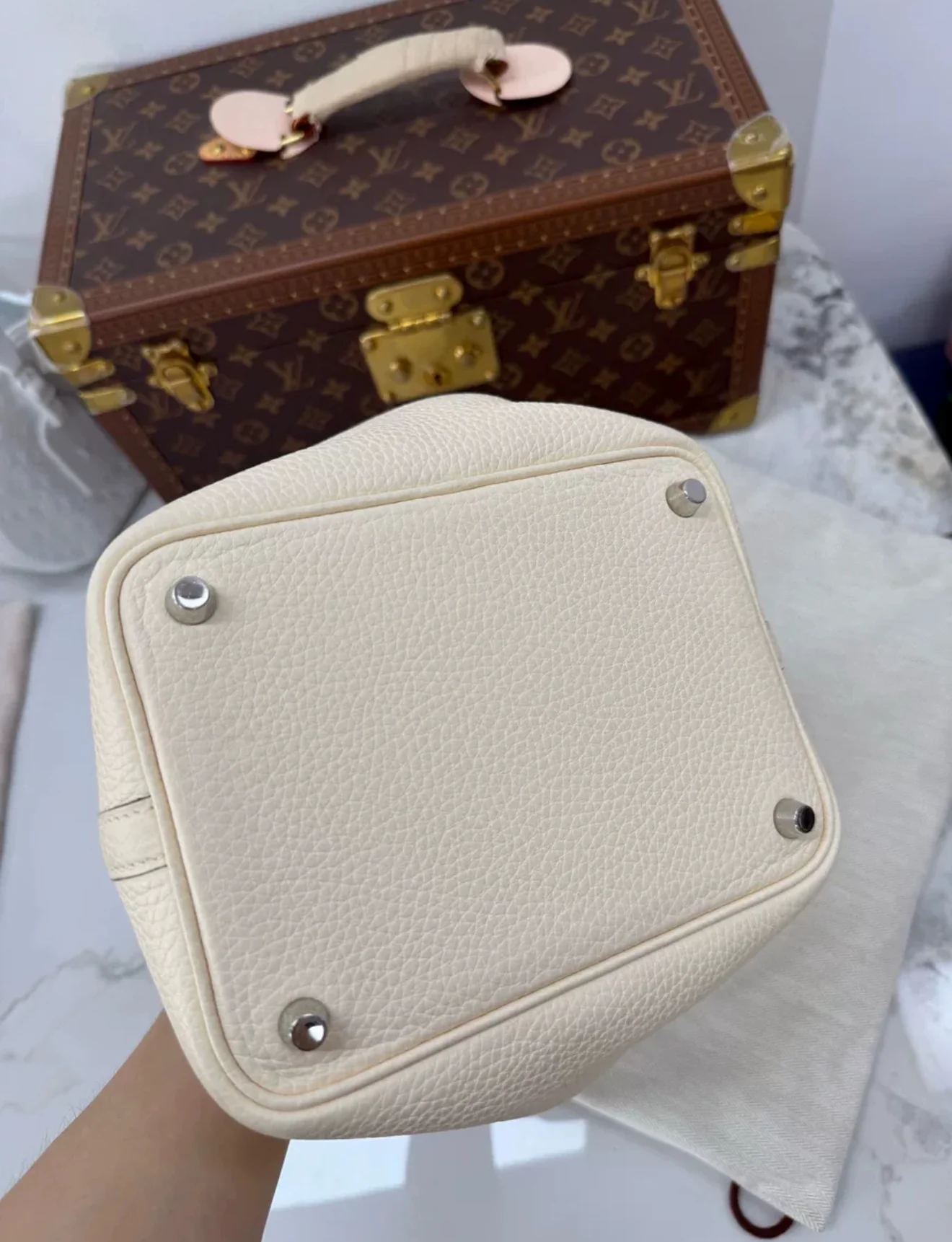 Hermes Picotin 18 Nata Togo Leather Palladium Hardware - Image 4
