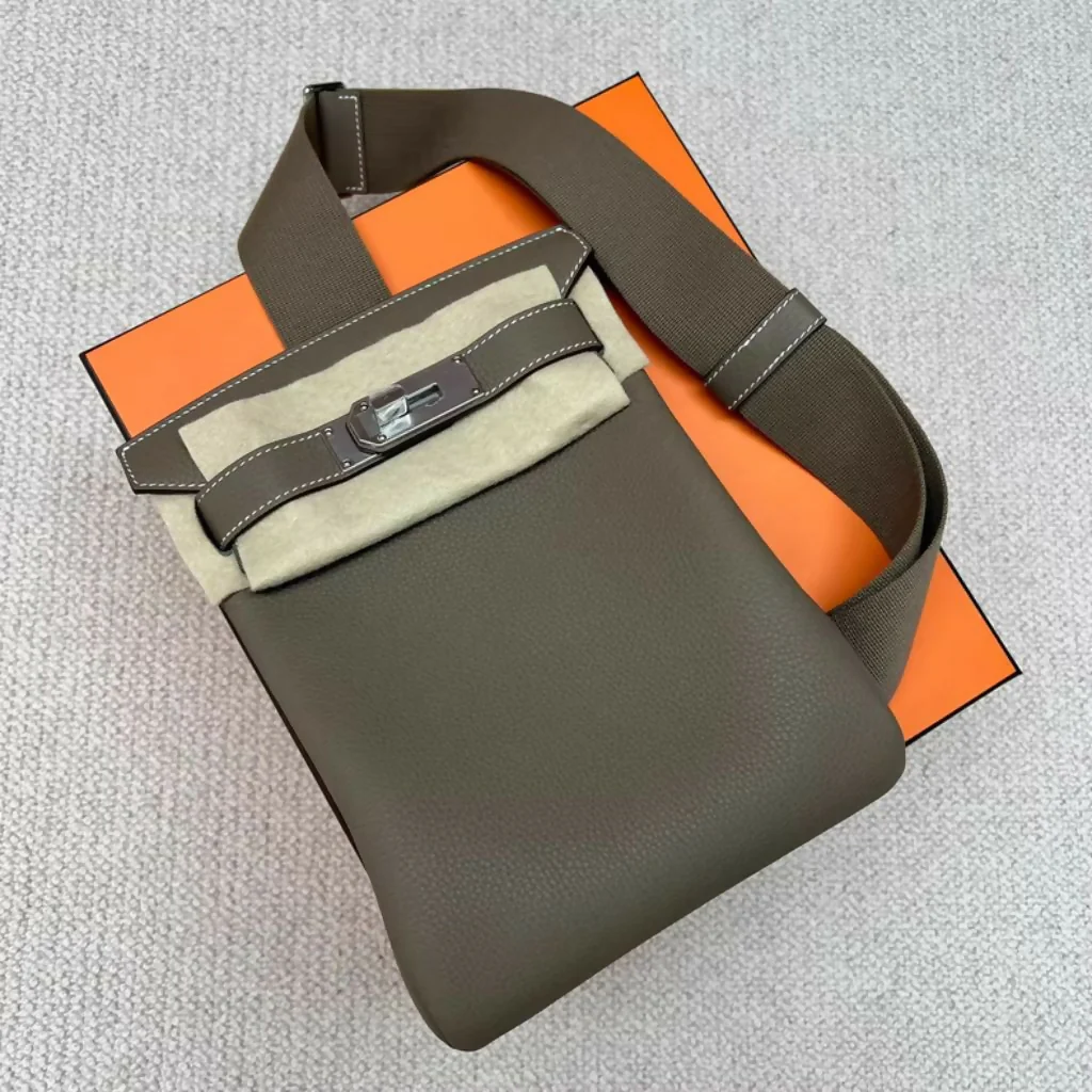 HERMÈS Hac a Dos PM Etoupe Togo Palladium hardware - Image 3