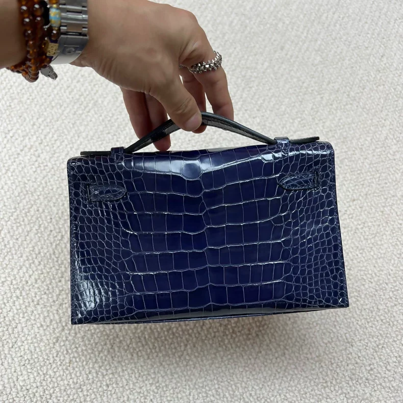 Hermès Kelly pochette M3 Blue shiny crocodile leather gold hardware - Image 2