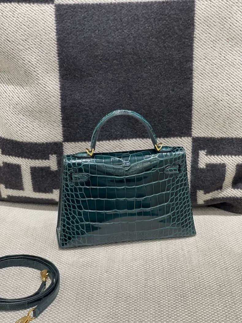 Hermes Mini kelly 20 V0 Vert Rousseau shiny crocodile leather gold hardware - Image 2