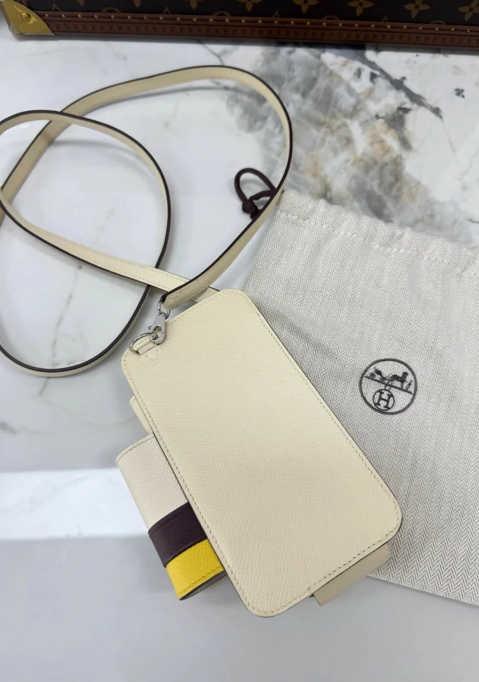 Hermes Craie leather Phone Bag - Image 2