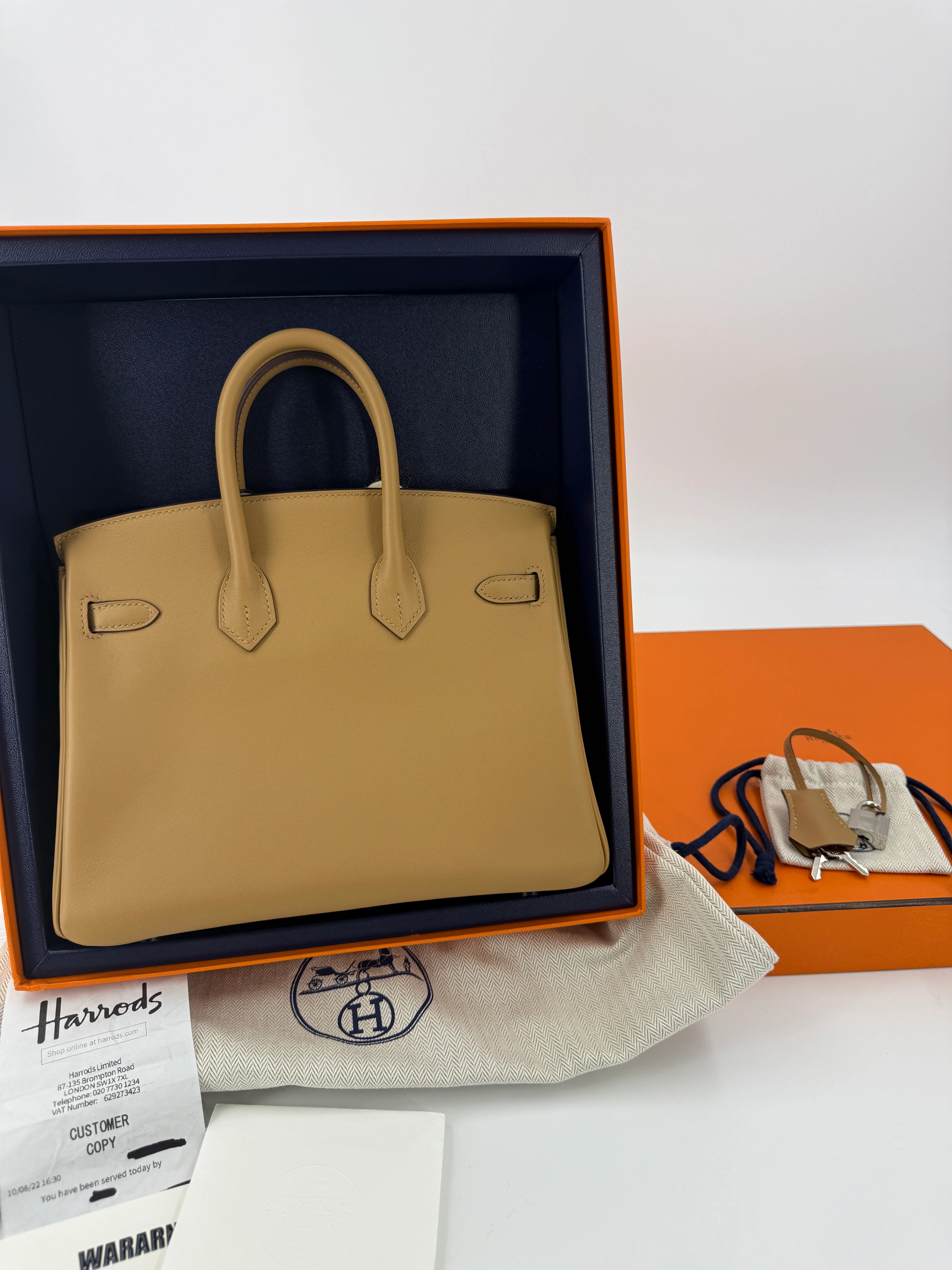 HERMÈS IN AND OUT BIRKIN 25 BISCUIT PRINTED SWIFT PALLADIUM HARDWARE - Image 3