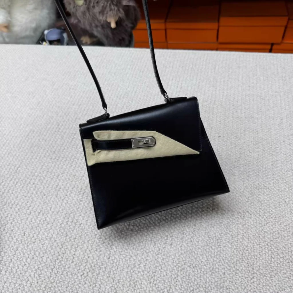 Hermès Kelly en Desordre 20 Black Box Leather Palladium Hardware