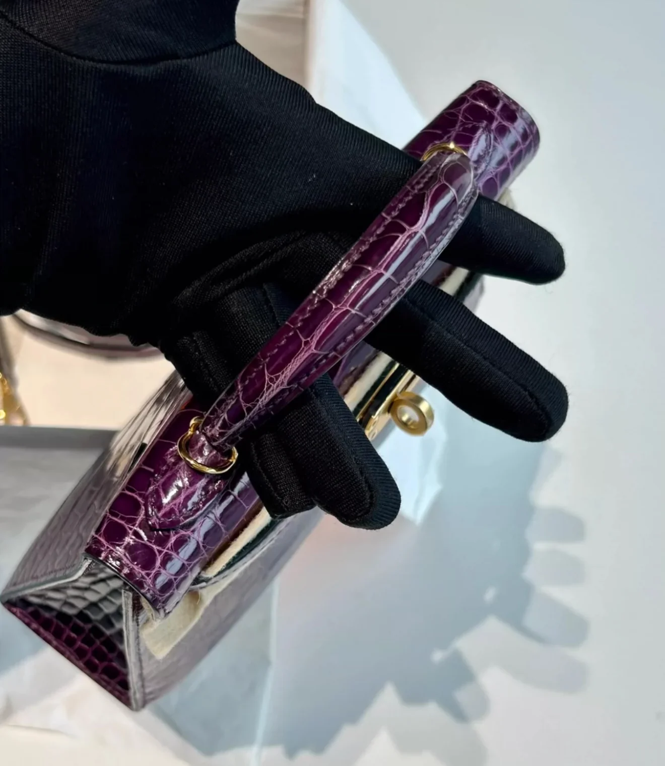 HERMÈS KELLY 20 MINI SELLIER AMETHYST SHINY ALLIGATOR WITH GOLD HARDWARE - Image 3