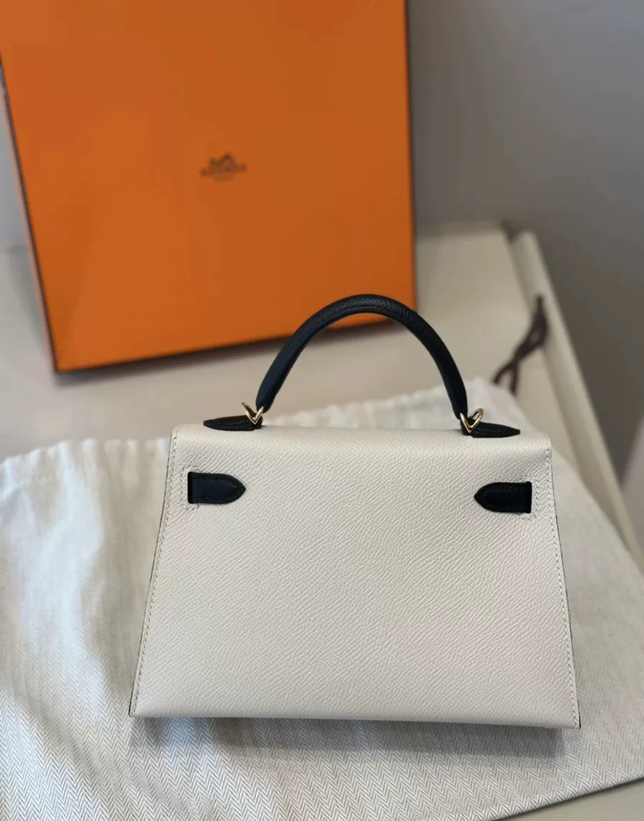 Hermès Kelly 20 Sellier Mini Nata/Black Chèvre Leather Permabrass Hardware - Image 2