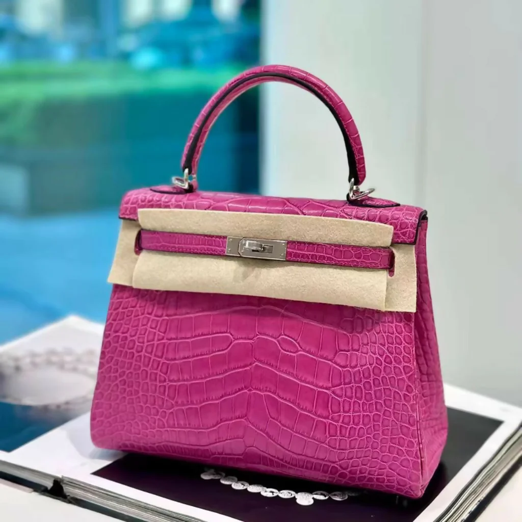 Hermès Kelly 25 Rose Sheherazade Matte Crocodile Leather Palladium Hardware - Image 2