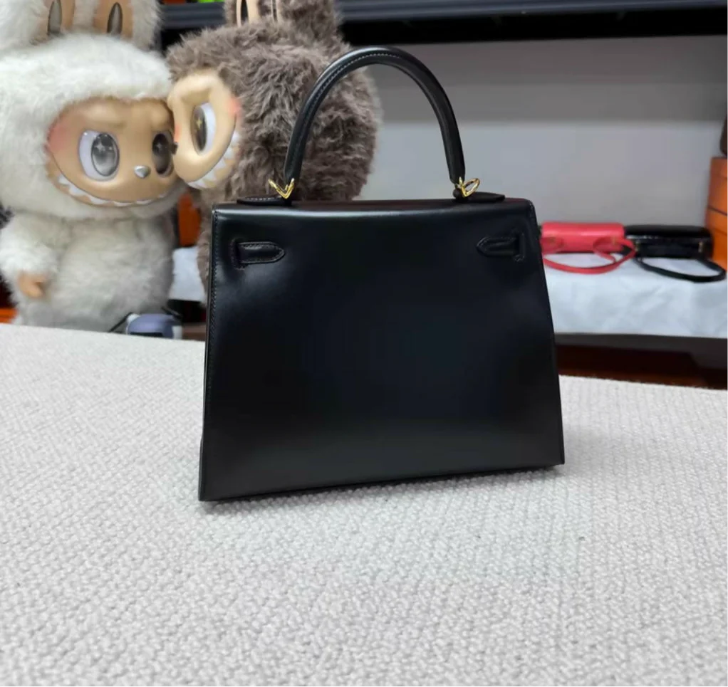 Hermès Kelly 25 Black Box Leather Gold Hardware - Image 2