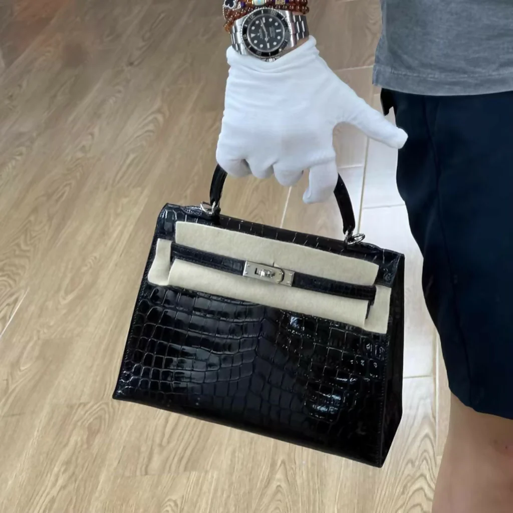 Hermès Kelly 25 Black Shiny Crocodile with Palladium Hardware - Image 3