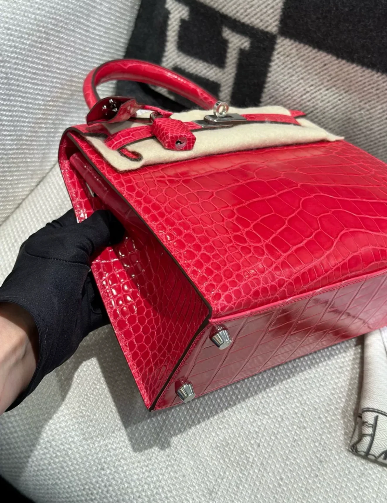 Hermès Kelly 25 Braise Shiny Alligator Palladium Hardware - Image 4
