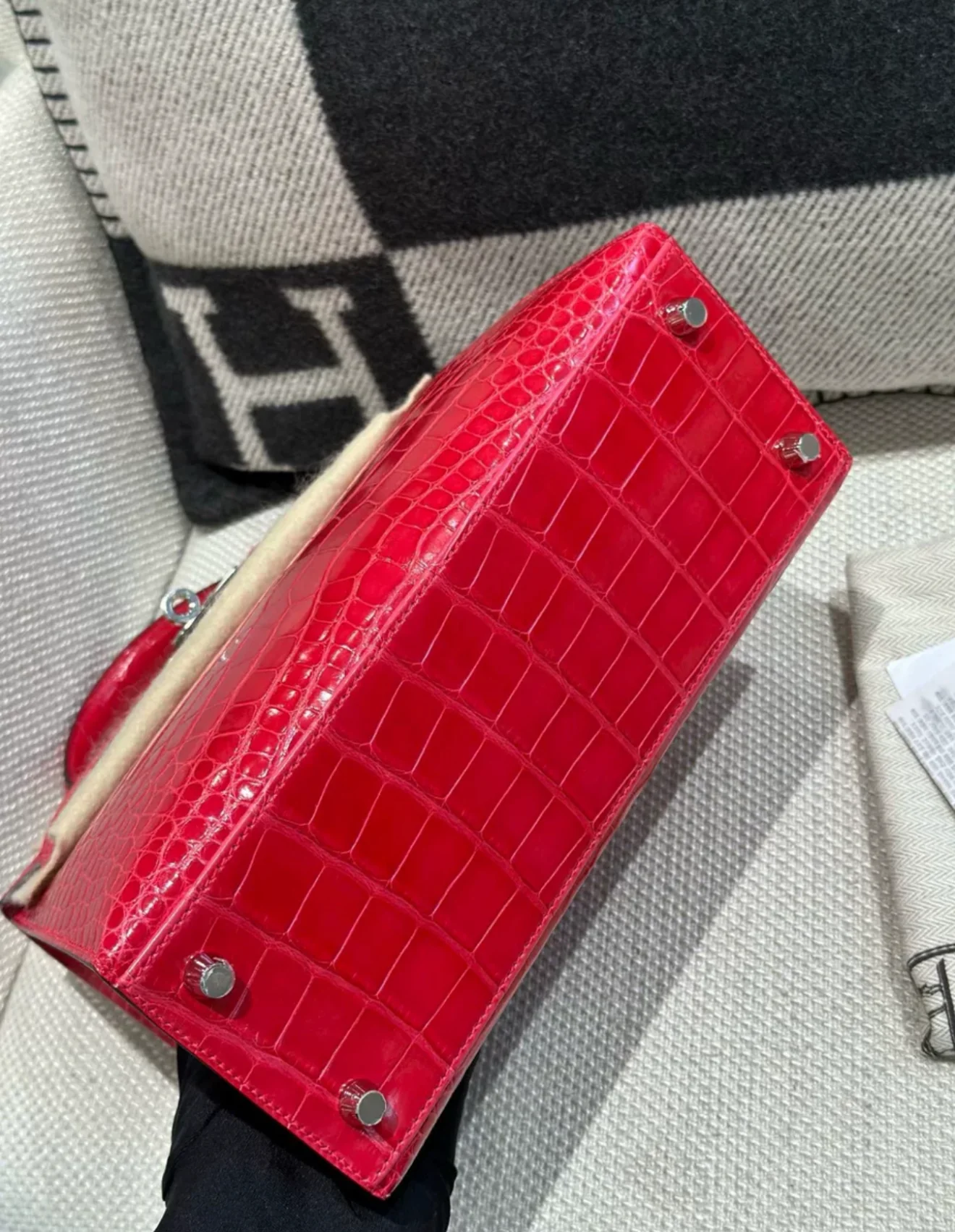 Hermès Kelly 25 Braise Shiny Alligator Palladium Hardware - Image 6