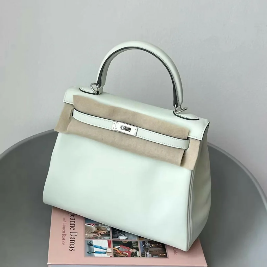 Hermès Kelly 25 Very fizz Swift Leather with Palladium Hardware