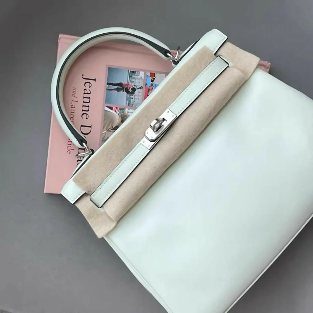 Hermès Kelly 25 Very fizz Swift Leather with Palladium Hardware - Image 2