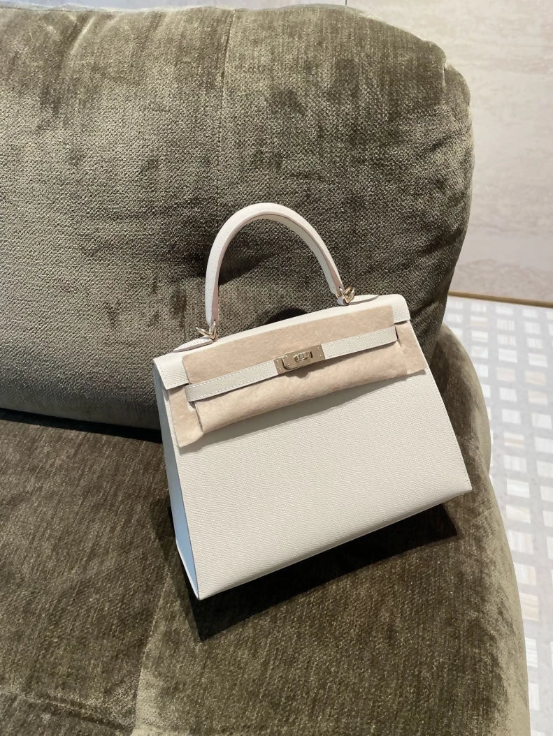 Hermes Kelly 25 CP10 White Epsom leather Light Gold Hardware - Image 2