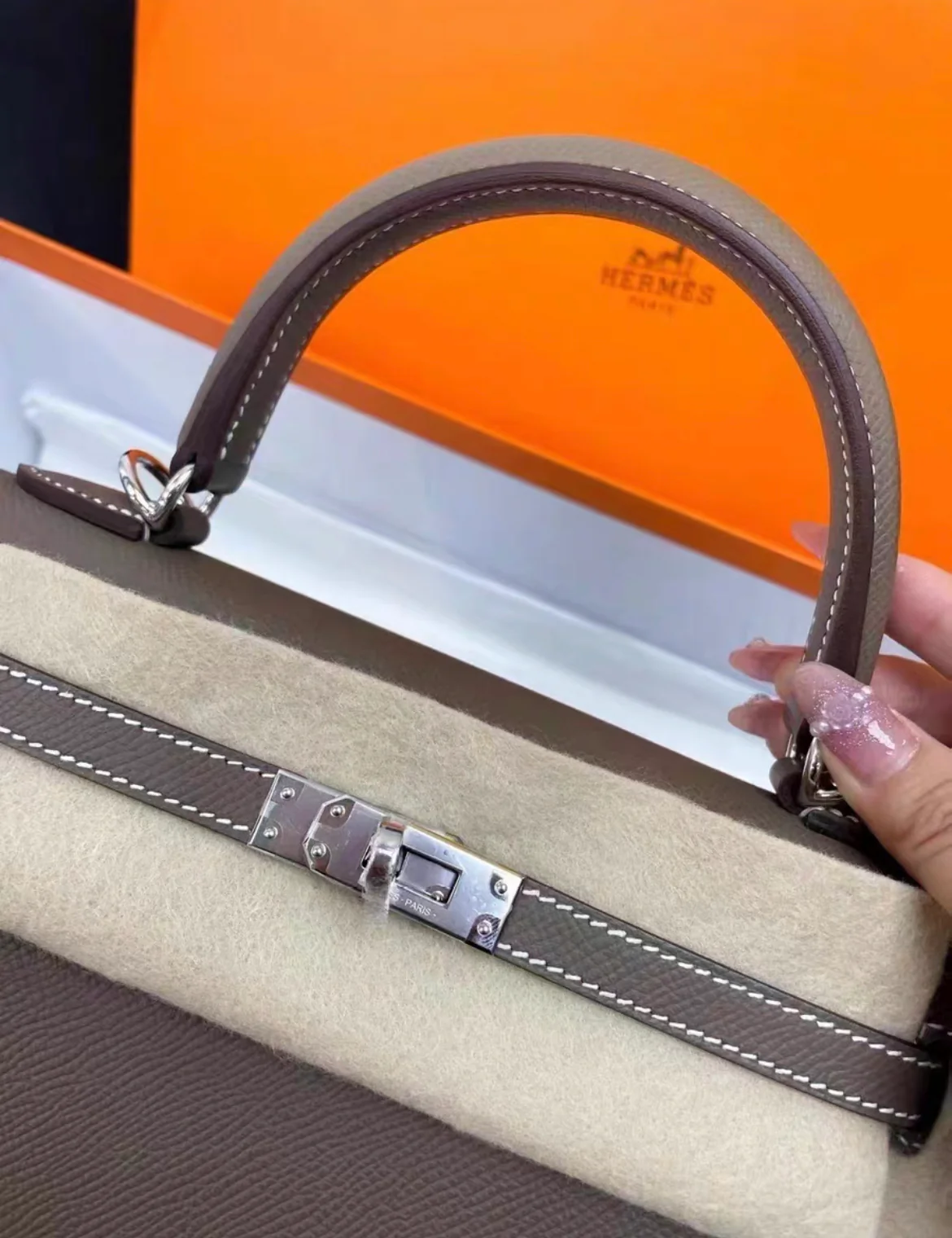 Hermès Kelly 25 Etoupe Epsom Palladium Hardware - Image 2