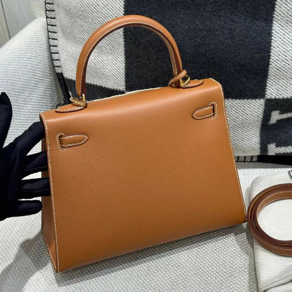 Hermès Kelly 25 Golden Epsom Leather with Gold Hardware - Image 3