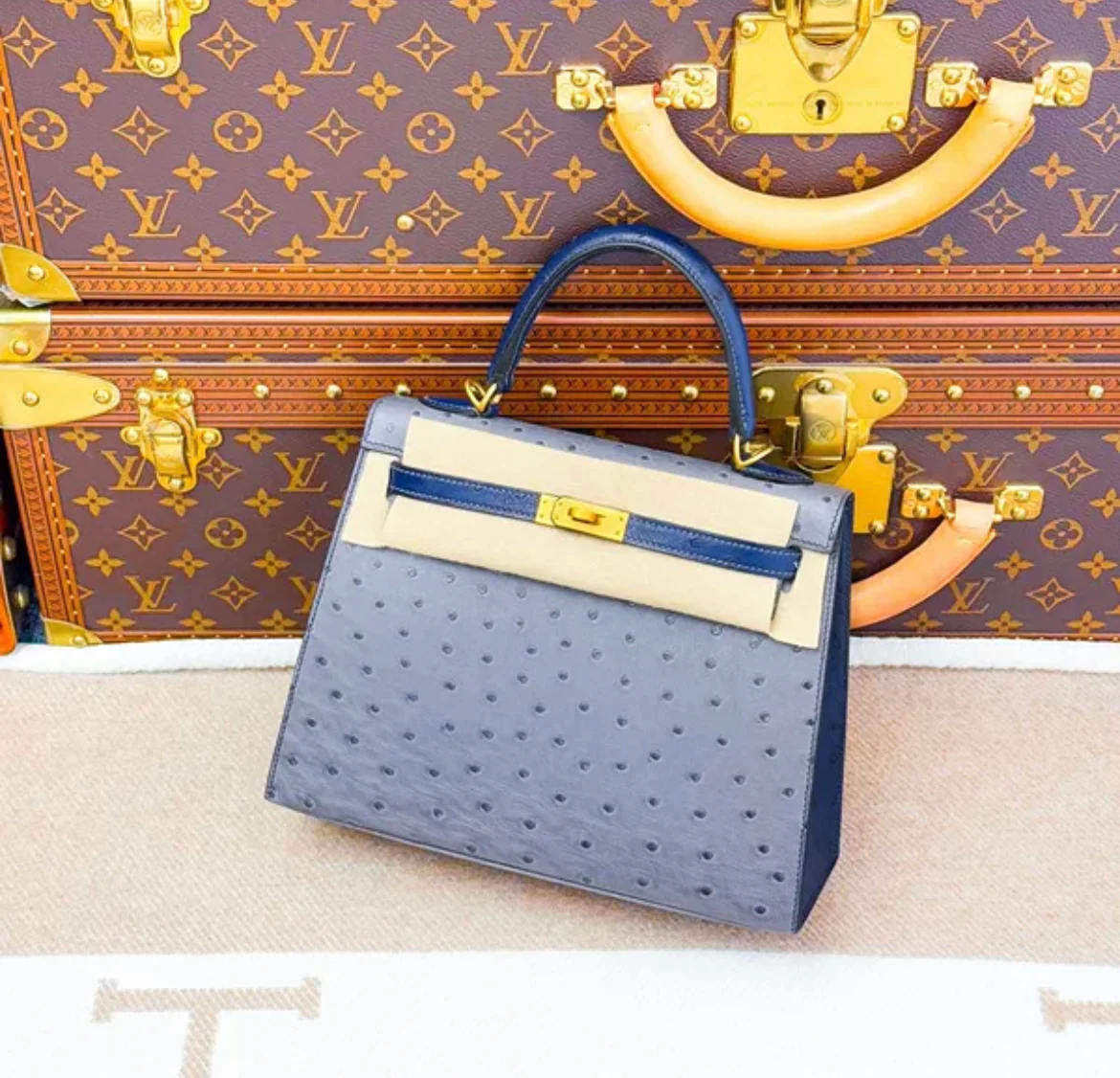 Hermes Kelly 25 Gris Agate/Bleu Iris HSS Ostrich Leather Gold Hardware - Image 3