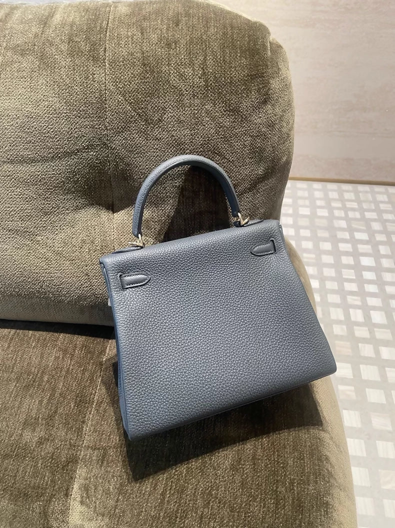 Hermes Kelly 25 H0 gris misty Togo leather champagne gold hardware - Image 3