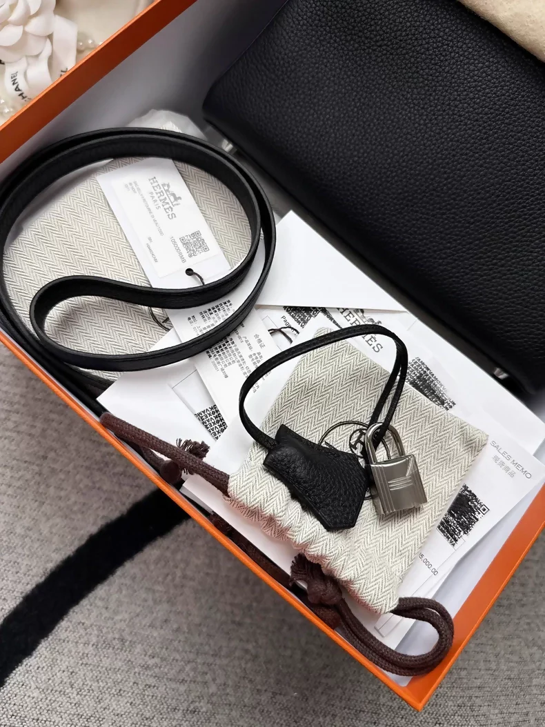 Hermes Kelly 25 in black togo leather palladium hardware - Image 3