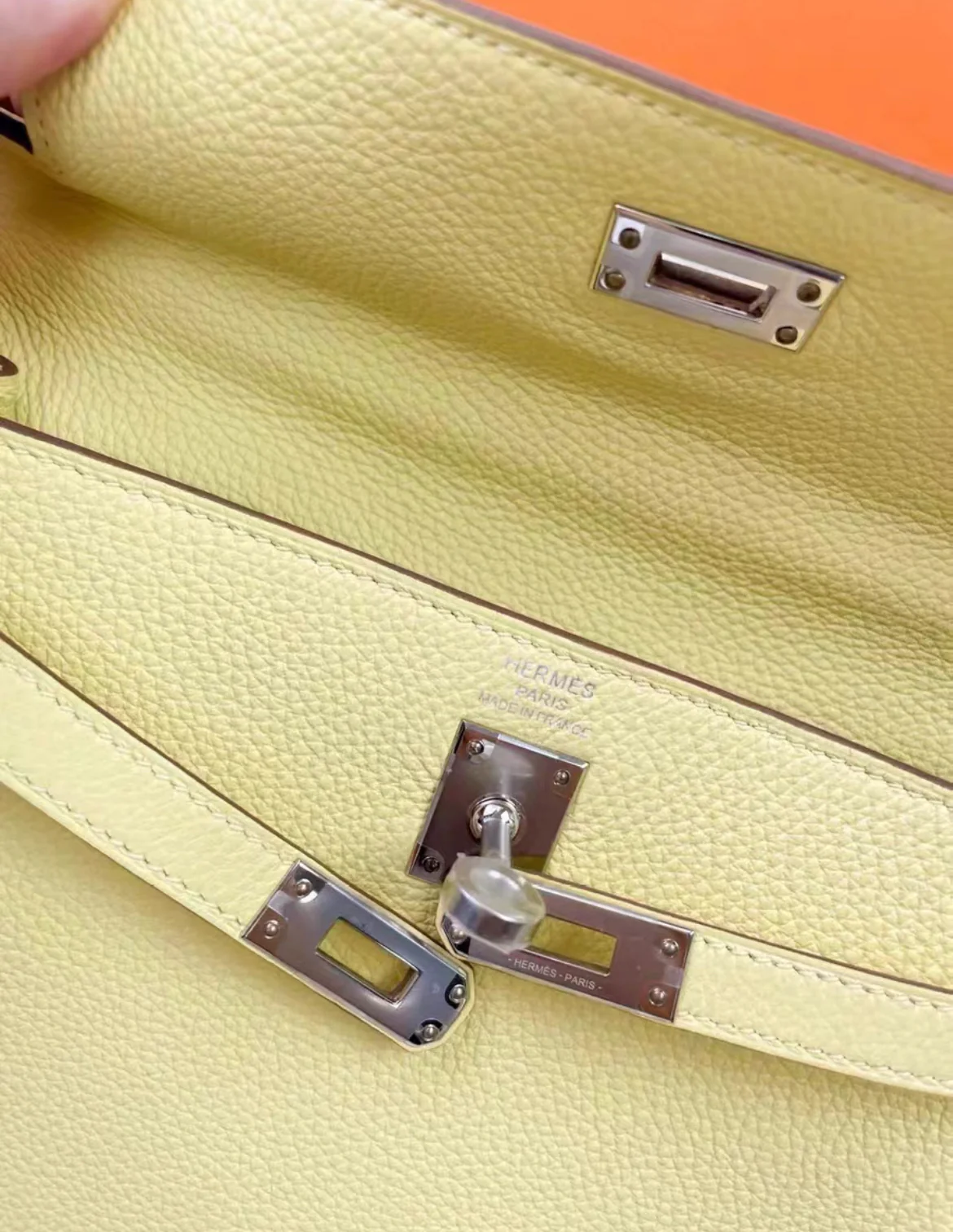 Hermes Kelly 25 Jaune Poussin Togo Leather Palladium hardware - Image 4