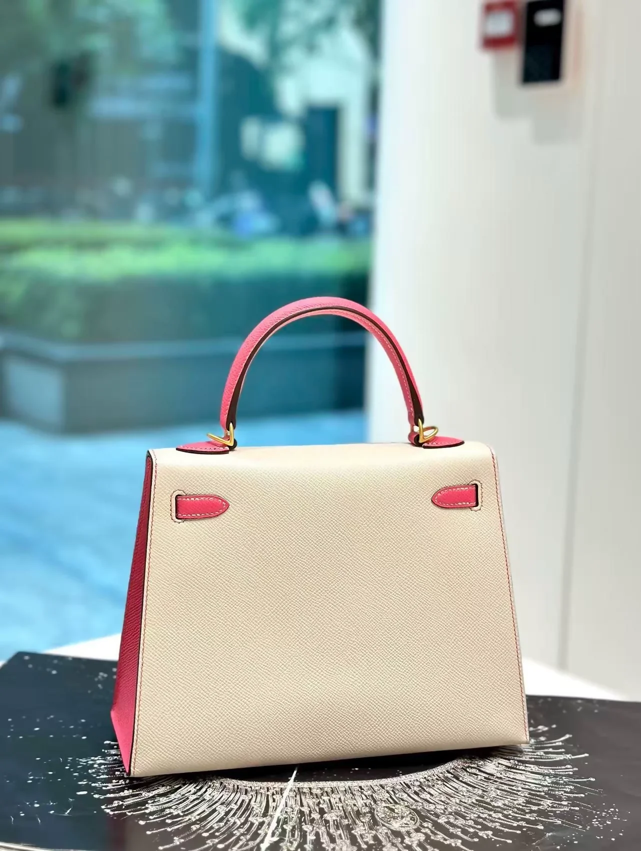 Hermes Kelly 25 craie & pink lipstick Epsom leather brushed gold hardware - Image 3